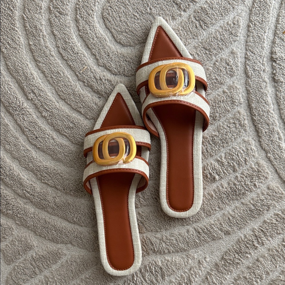 BRAND NEW Elegant Tan and Cream Women's Mules